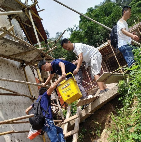 山推夏季送清凉 持续提升客户满意度—走进浙江