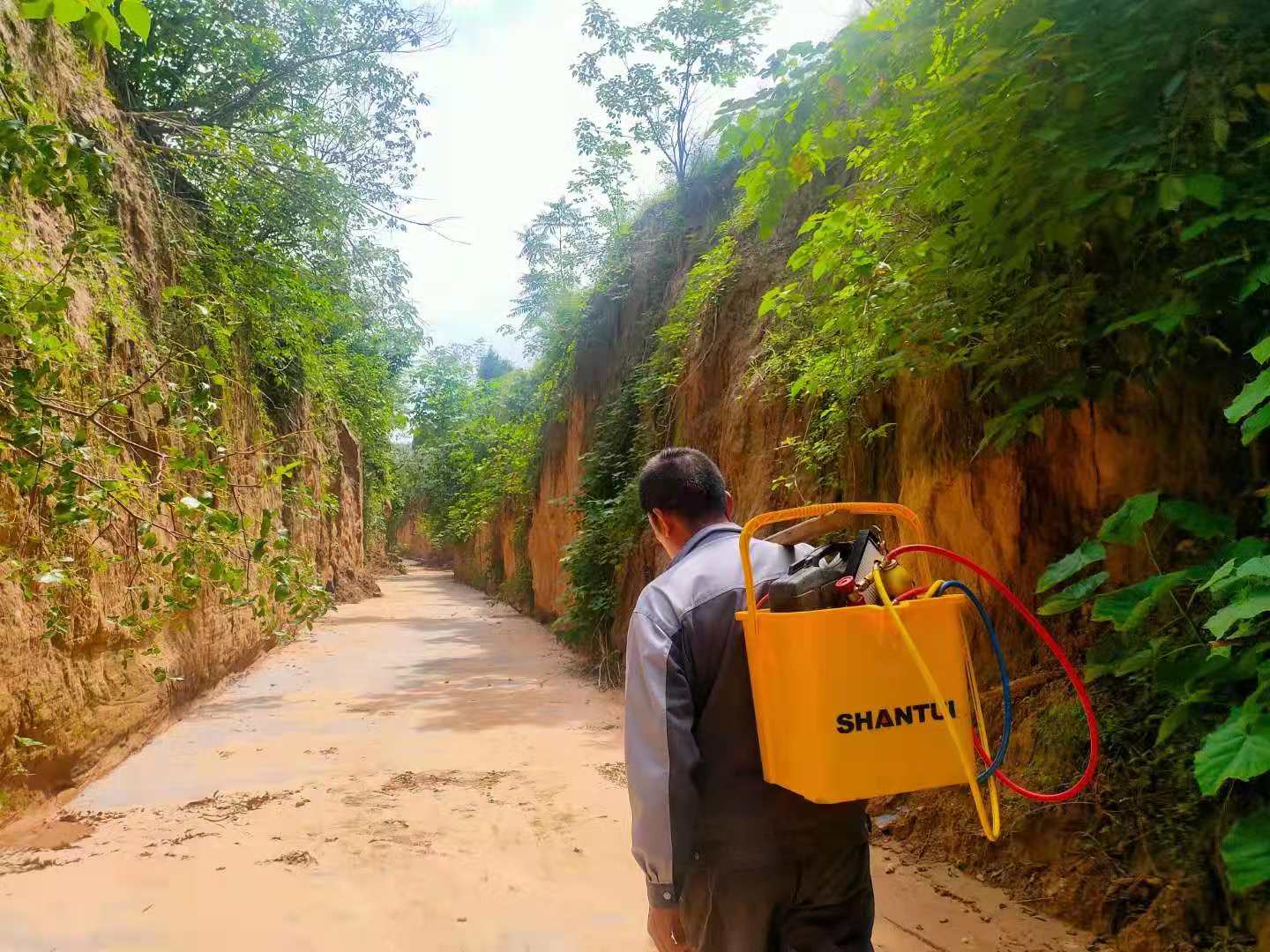 路总有尽头 但山推服务永无止境！